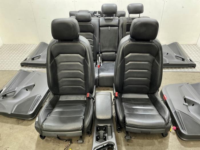 Bekleding Set (compleet) van een Volkswagen Tiguan Allspace, 12 maanden garantie, Gebruikt, -, Volkswagen
