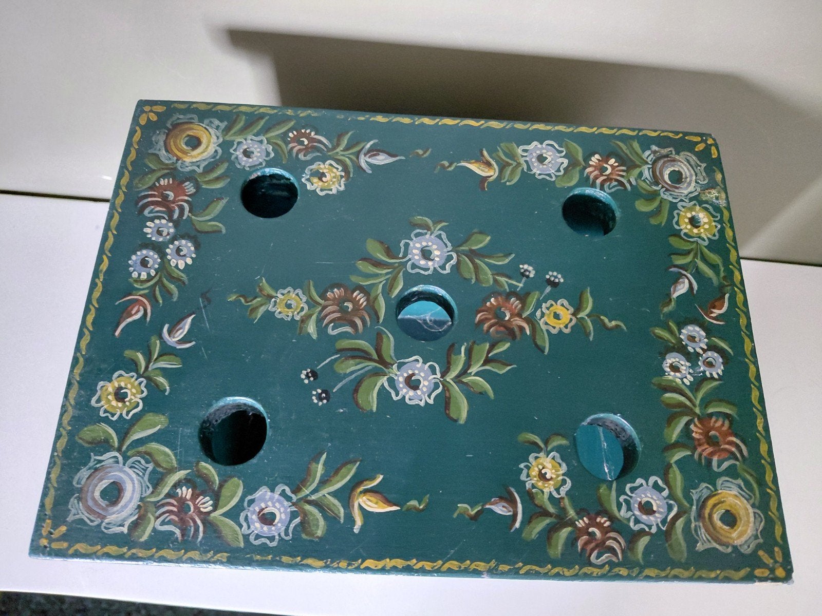 Antieke Houten Voetkachel met Handgeschilderd Bloemenmotief, Ophalen