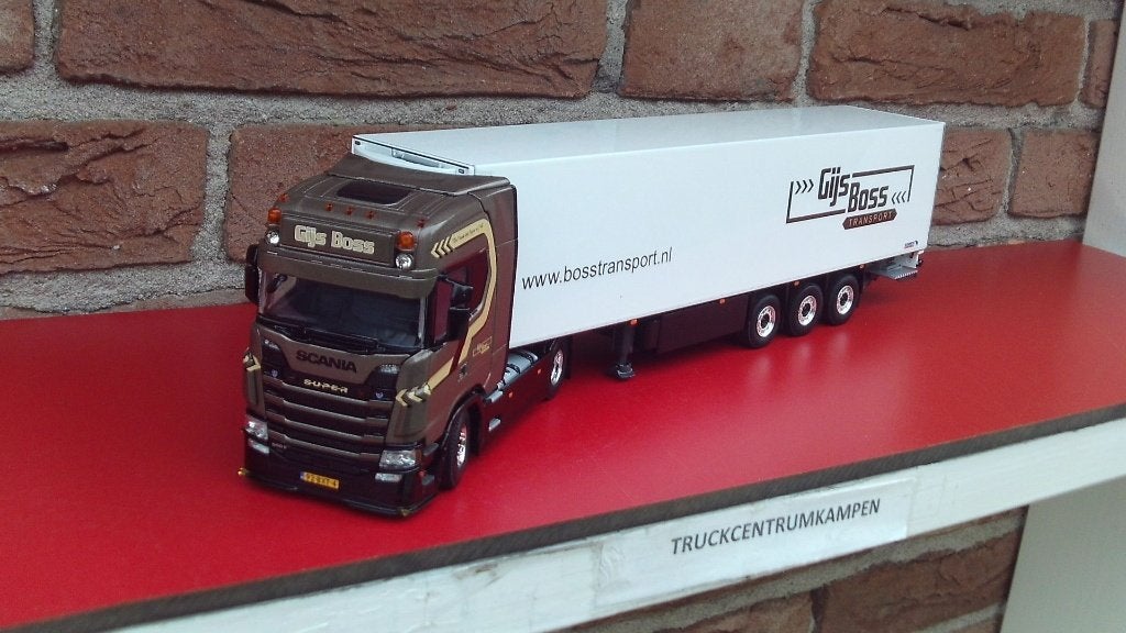 WSI  Scania  S  Highline  van  Gijs  Boss  Transport., Hobby en Vrije tijd, Ophalen of Verzenden, Nieuw, Bus of Vrachtwagen, Wsi