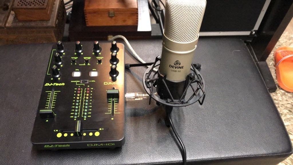 Devine usb 50 + DJ Tech DJM-101 MIDI mixer, Ophalen of Verzenden, Studiomicrofoon