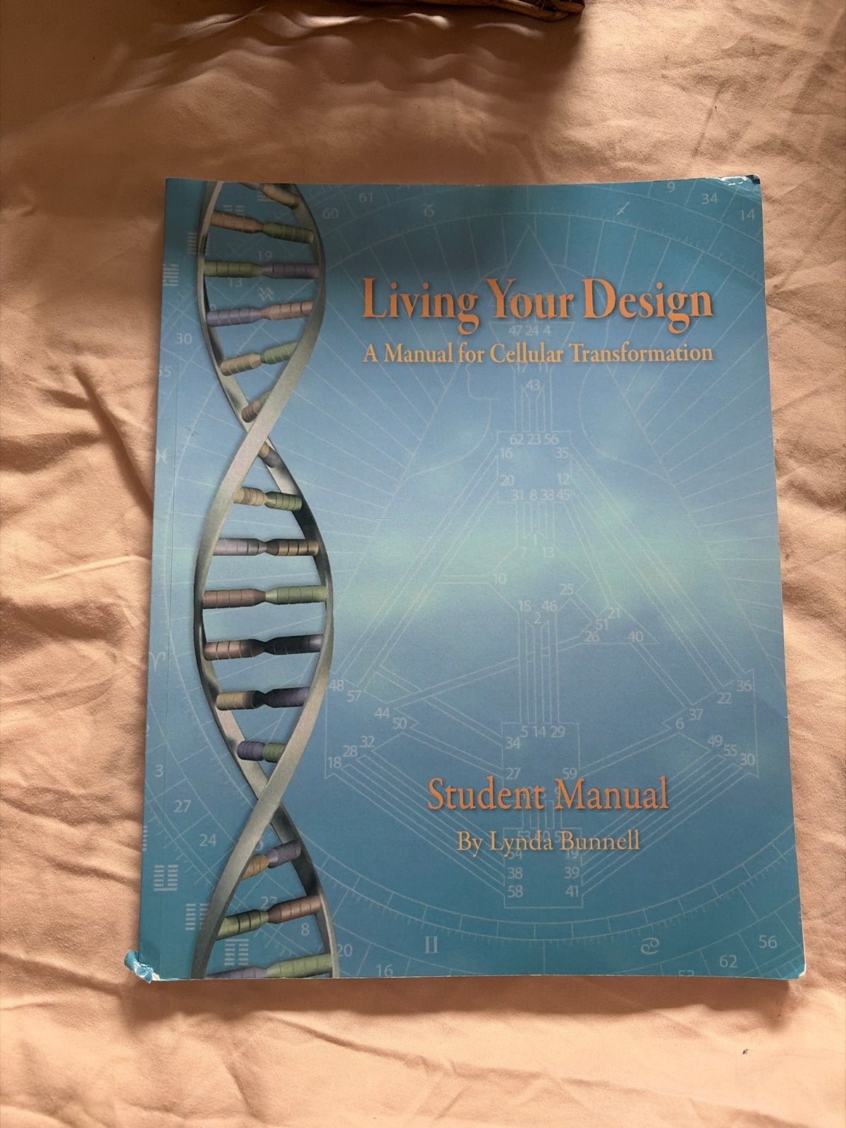 Living Your Design: Student Manual - Human Design, Ophalen of Verzenden, Zo goed als nieuw, Spiritualiteit algemeen, Instructieboek