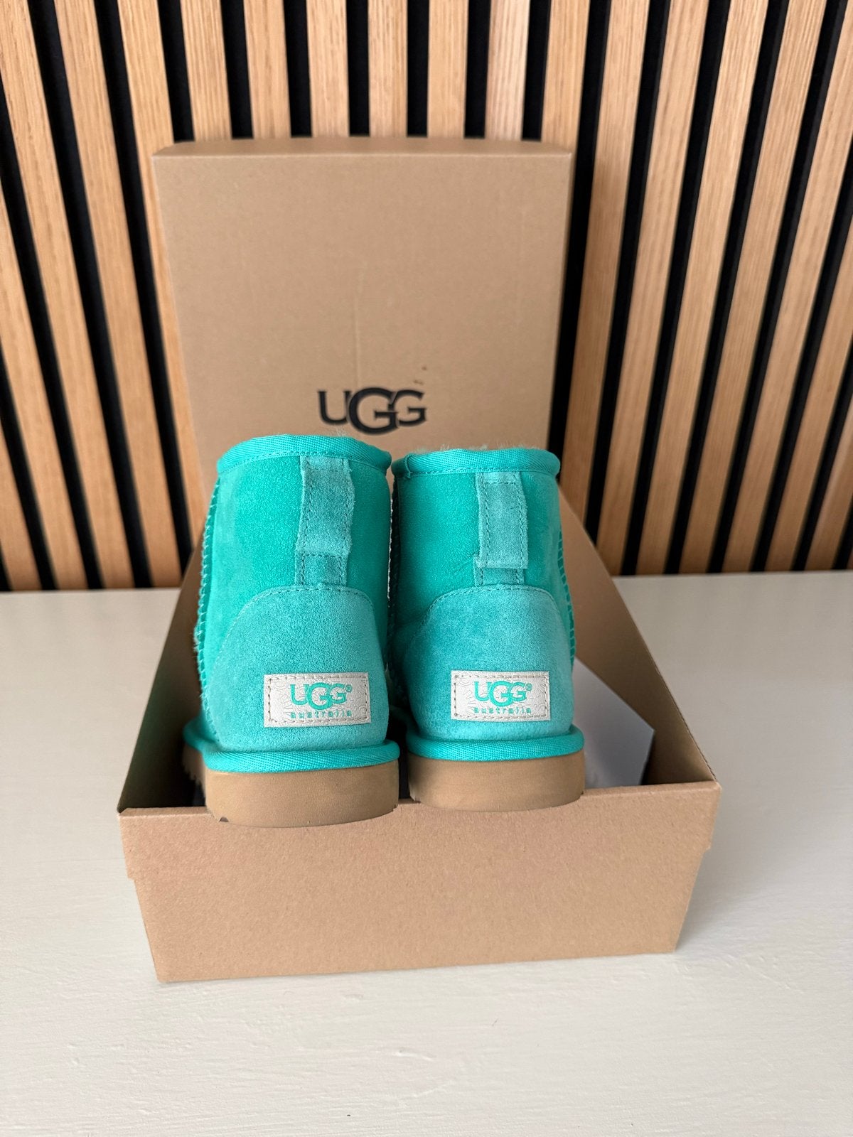 Nieuwe UGG Classic Mini II Laarzen - Maat 37, Ophalen, Nieuw, Overige kleuren, Lage of Enkellaarzen