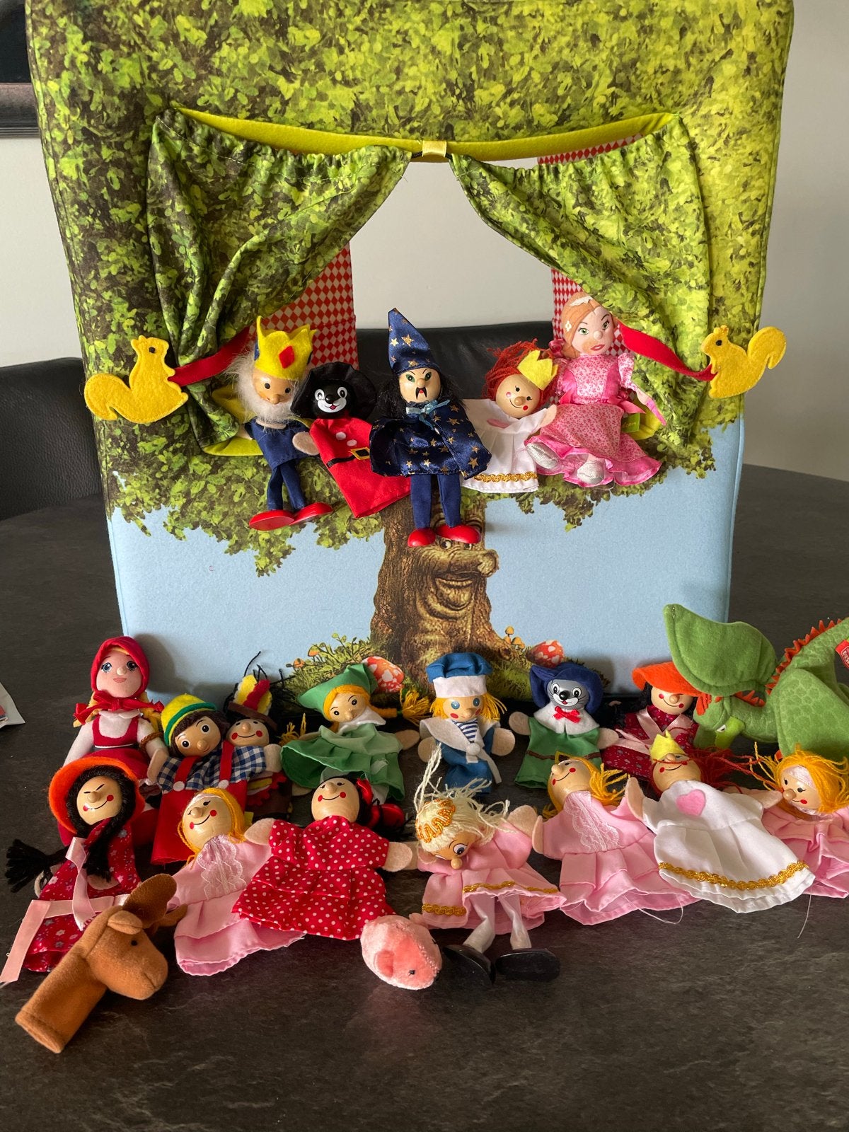 Efteling poppenkastje met 22 figuren in draagtas, Verzamelen, Efteling, Ophalen, Gebruikt, Overige typen