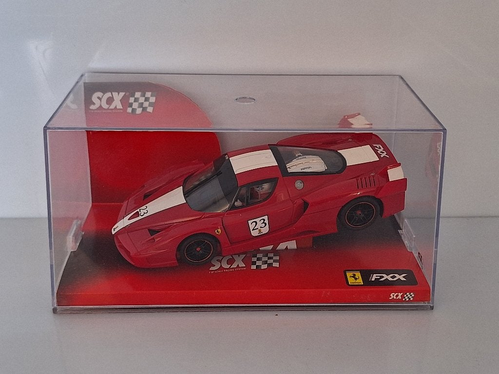 Scx Ferrari FXX Met Licht Ref Nr 63220, Overige merken, Racebaan, Scx, Nieuw