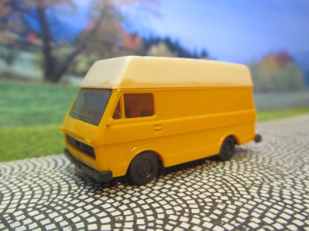 Volkswagen LT 28 DoKa Hochdach - Herpa okergeel, Hobby en Vrije tijd, Modelauto's | 1:87, Ophalen of Verzenden, Zo goed als nieuw