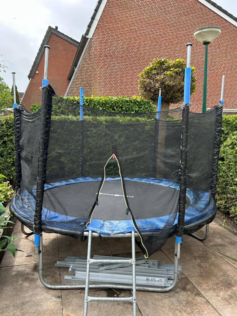 Gebruikte Viking Sports trampoline (veren intact), Kinderen en Baby's, Speelgoed | Buiten | Trampolines, Ophalen, Gebruikt