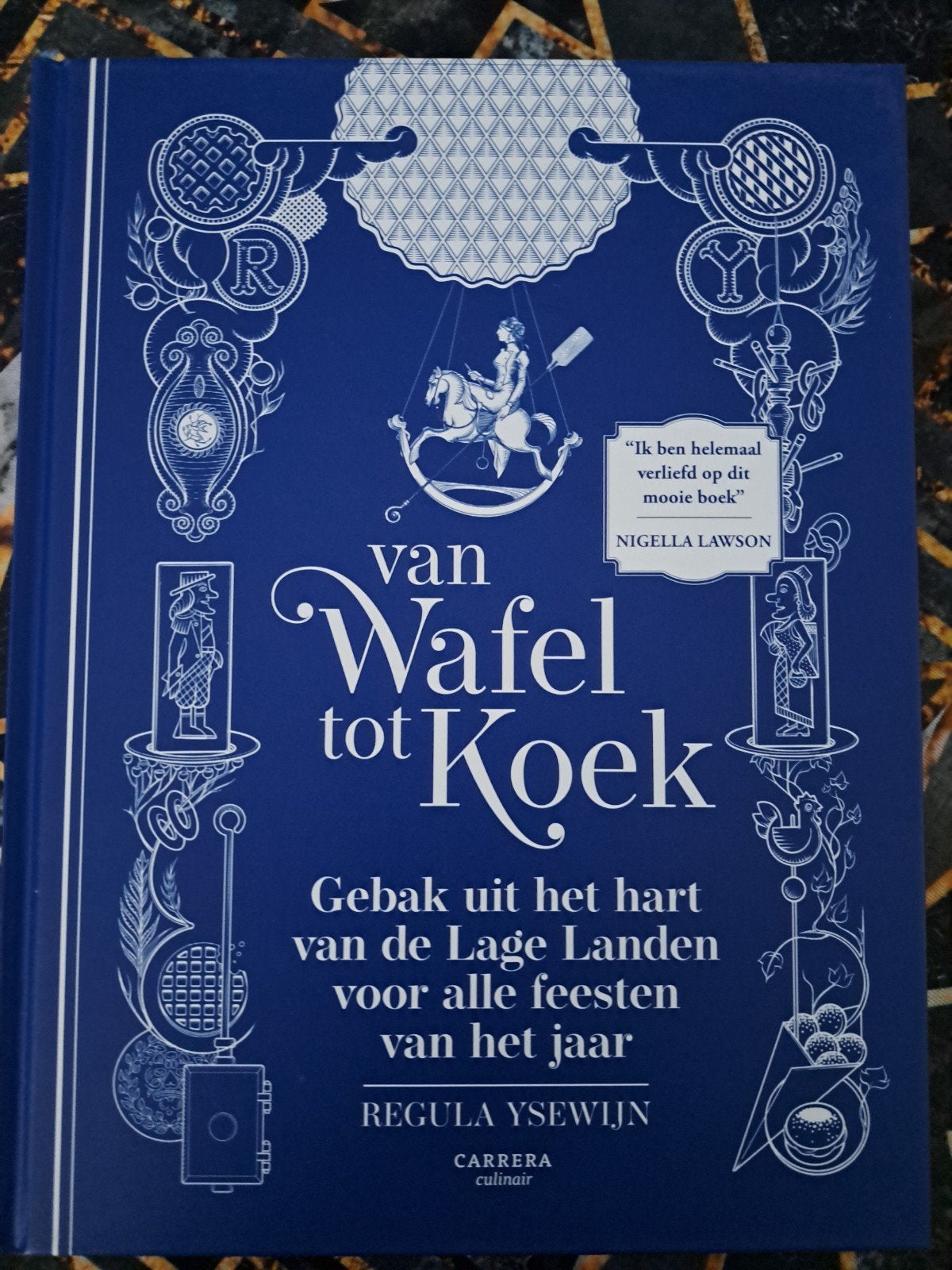 Regula Ysewijn: Baktradities Lage Landen, Boeken, Kookboeken, Taart, Gebak en Desserts, Ophalen of Verzenden, Zo goed als nieuw