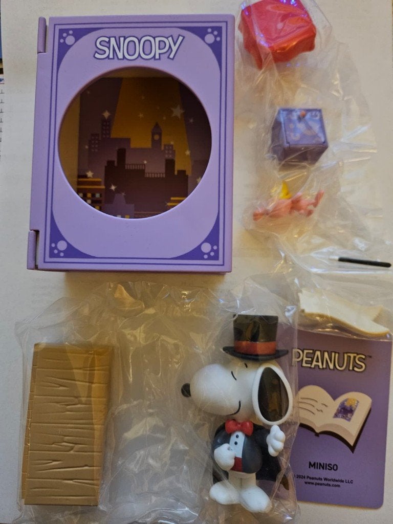 Snoopy als goochelaar (in boekje), Verzamelen, Stripfiguren, Nieuw, Beeldje of Figuurtje, Snoopy, Ophalen of Verzenden