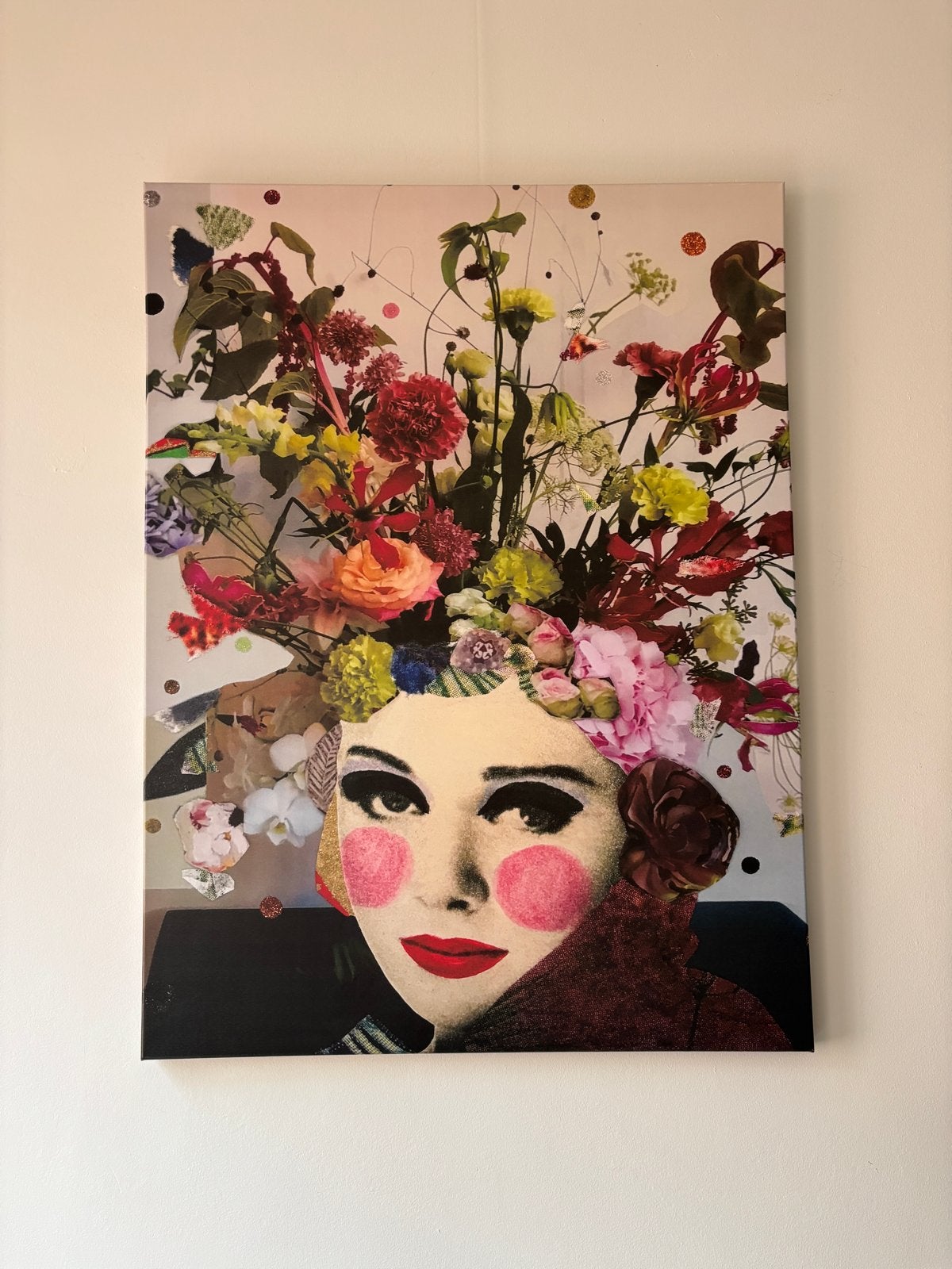 Canvas schilderij 120x90 cm - vrouw met bloemen op hoofd, Antiek en Kunst, Kunst | Schilderijen | Modern, Ophalen