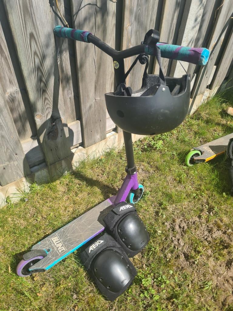 Blunt step met helm en kniebeschermers, Ophalen, Gewone step