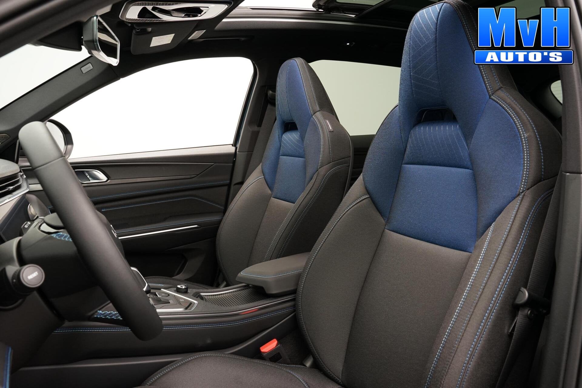 Lynk & Co 01 1.5 PHEV|ZWARTE.HEMEL|BLACK EDITION|360ºCAM|NA, Auto's, Dealer onderhouden, Stof, Euro 6, Met garantie (alle)