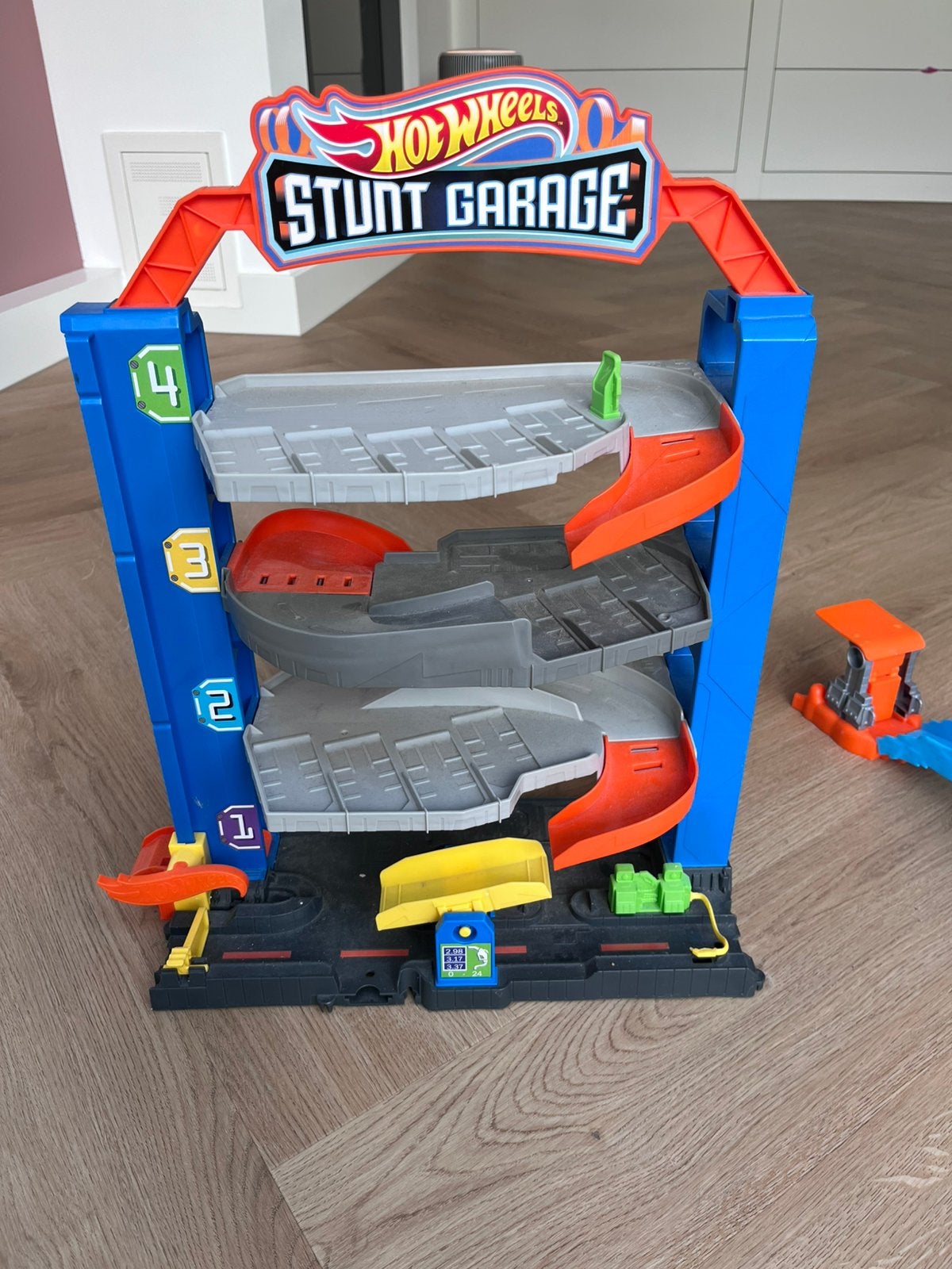 Hot wheels stunt garage + gorilla stuntbaan, Ophalen, Zo goed als nieuw, Jongen of Meisje