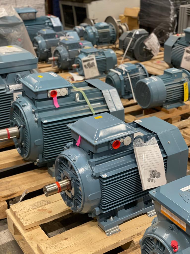 Grote partij nieuwe ABB elektromotoren, Doe-het-zelf en Verbouw, Motoren, Ophalen, Nieuw, Elektromotor