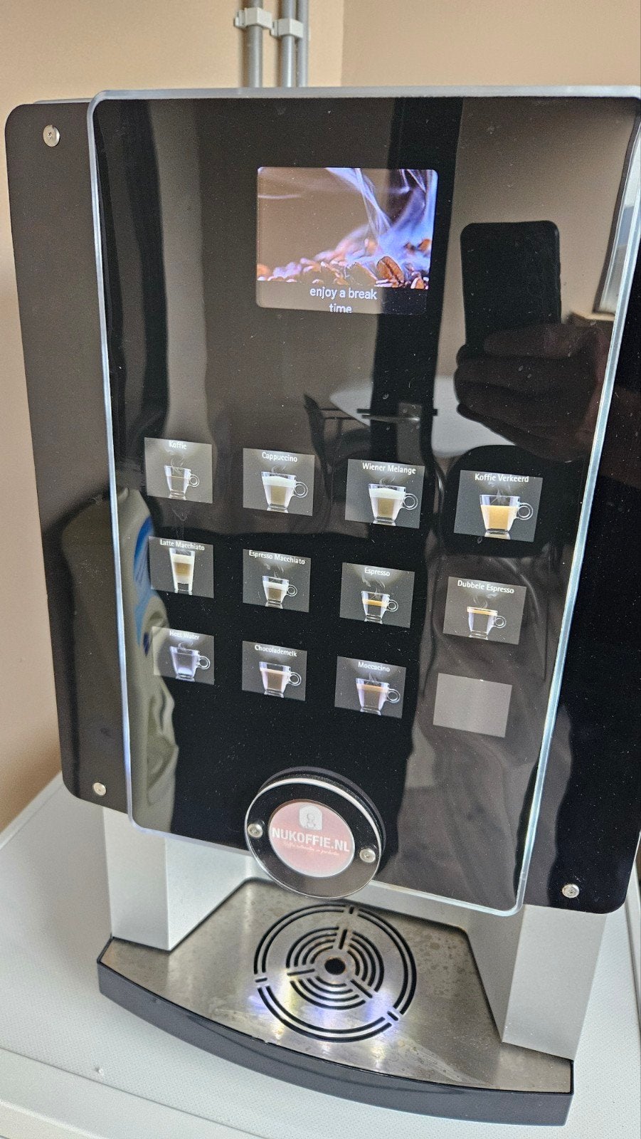 Nukoffie Professionele Koffiemachine - Zo goed als nieuw, 10 kopjes of meer, Koffiemachine, Zo goed als nieuw, Gemalen koffie