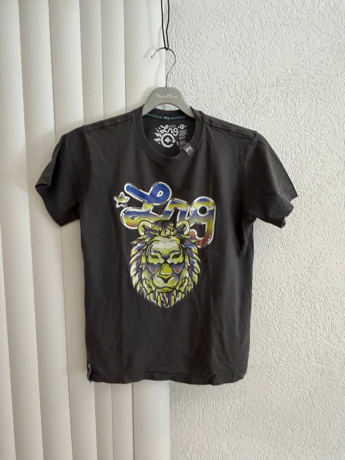 LRG T-shirt Antraciet met Leeuw & Graffiti - Maat M, Ophalen of Verzenden, Zo goed als nieuw, Maat 48/50 (M), Grijs