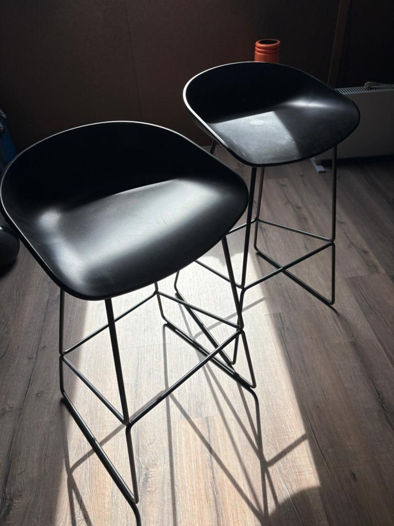 2x HAY About a Stool AAS38, Huis en Inrichting, Barkrukken, Ophalen, Kunststof, 60 tot 90 cm, Zo goed als nieuw