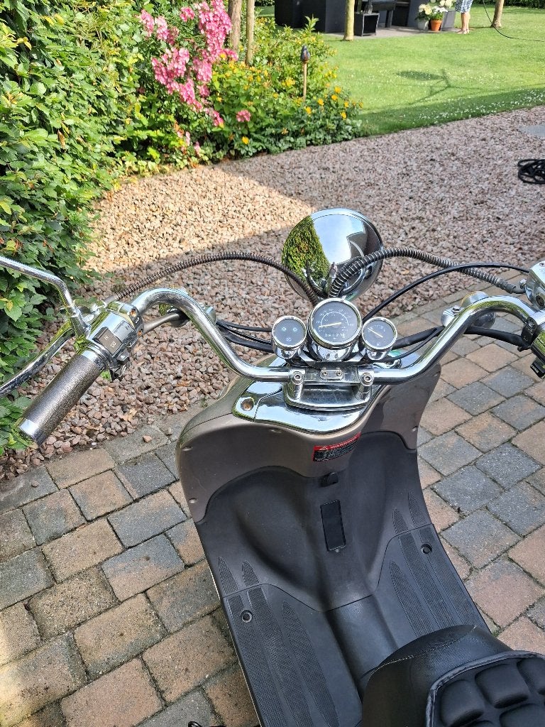 AGM Retro Scooter - Stijlvol en Betrouwbaar, Fietsen en Brommers, Ophalen, Gebruikt, AGM, Benzine