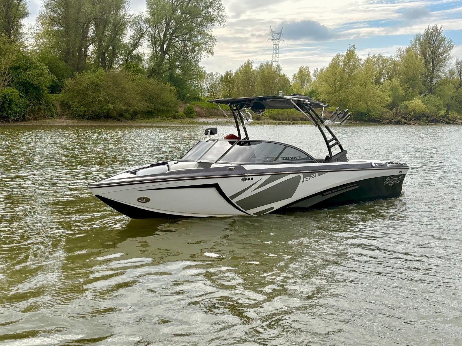 Tige R21 (2016) -400 PK- wakeboard Boot, Ophalen, Zo goed als nieuw