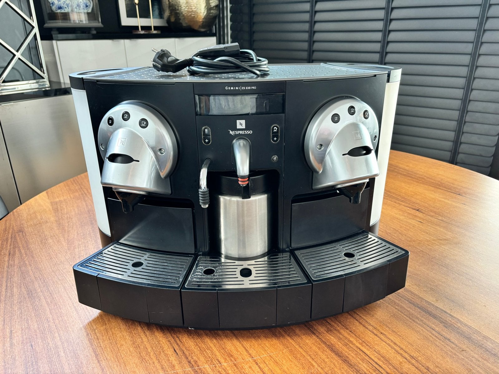 Nespresso Gemini CS220 Professionele Koffiemachine, Gebruikt, 10 kopjes of meer, Koffiemachine, Ophalen of Verzenden