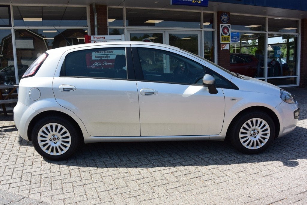 Fiat PUNTO 1.4 Dynamic AUTOMAAT, Euro 5, 4 cilinders, Met garantie (alle), 400 kg