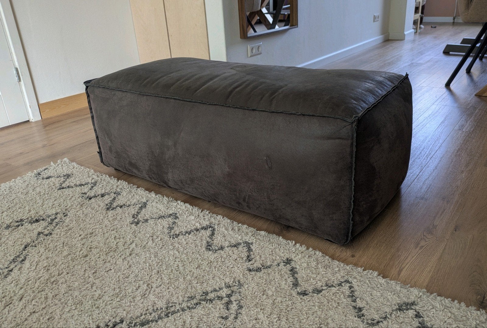 Be pure hocker / poef, Ophalen, Gebruikt, 100 tot 125 cm, Leer