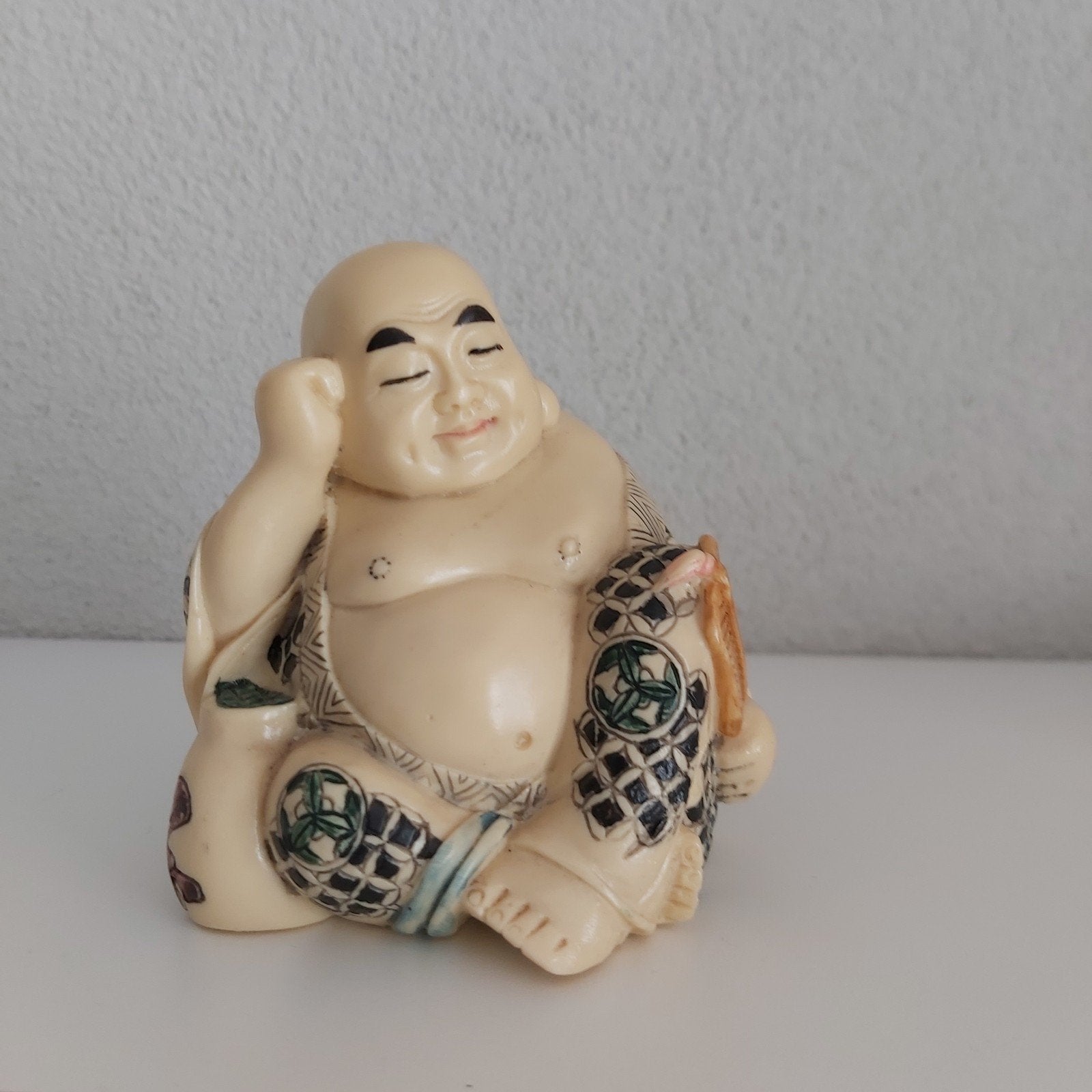 Rustende dikbuik boeddha, Ophalen of Verzenden, Zo goed als nieuw, Beige, Met reliëf
