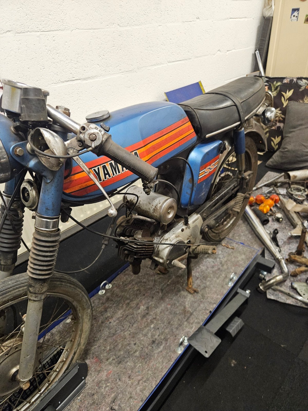 Yamaha FS1 1975 Project met veel onderdelen - Blok en frame, Fietsen en Brommers, Brommers | Oldtimers, Ophalen of Verzenden