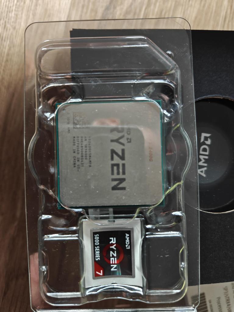 AMD Ryzen 5 2400G incl AMD koeler, Computers en Software, Processors, Gebruikt, 4-core, Socket AM4, 3 tot 4 Ghz