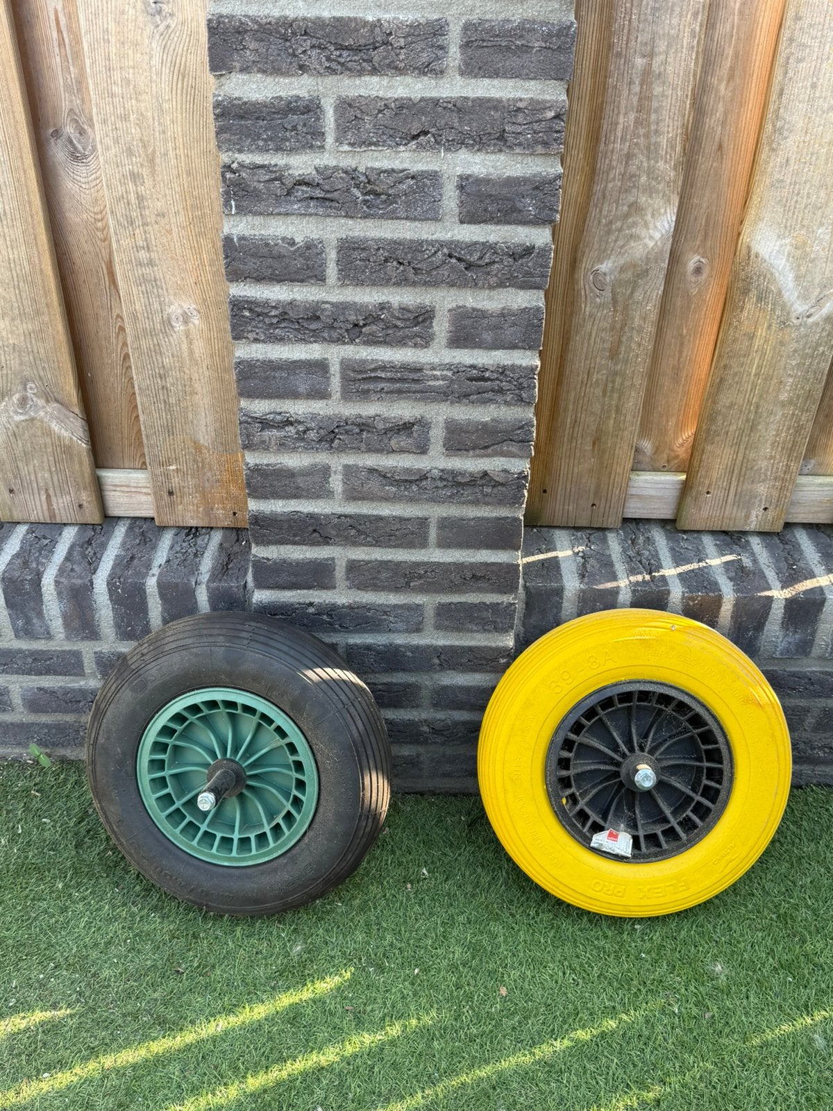 Kruiwagen wielen nieuw, Ophalen, Zo goed als nieuw