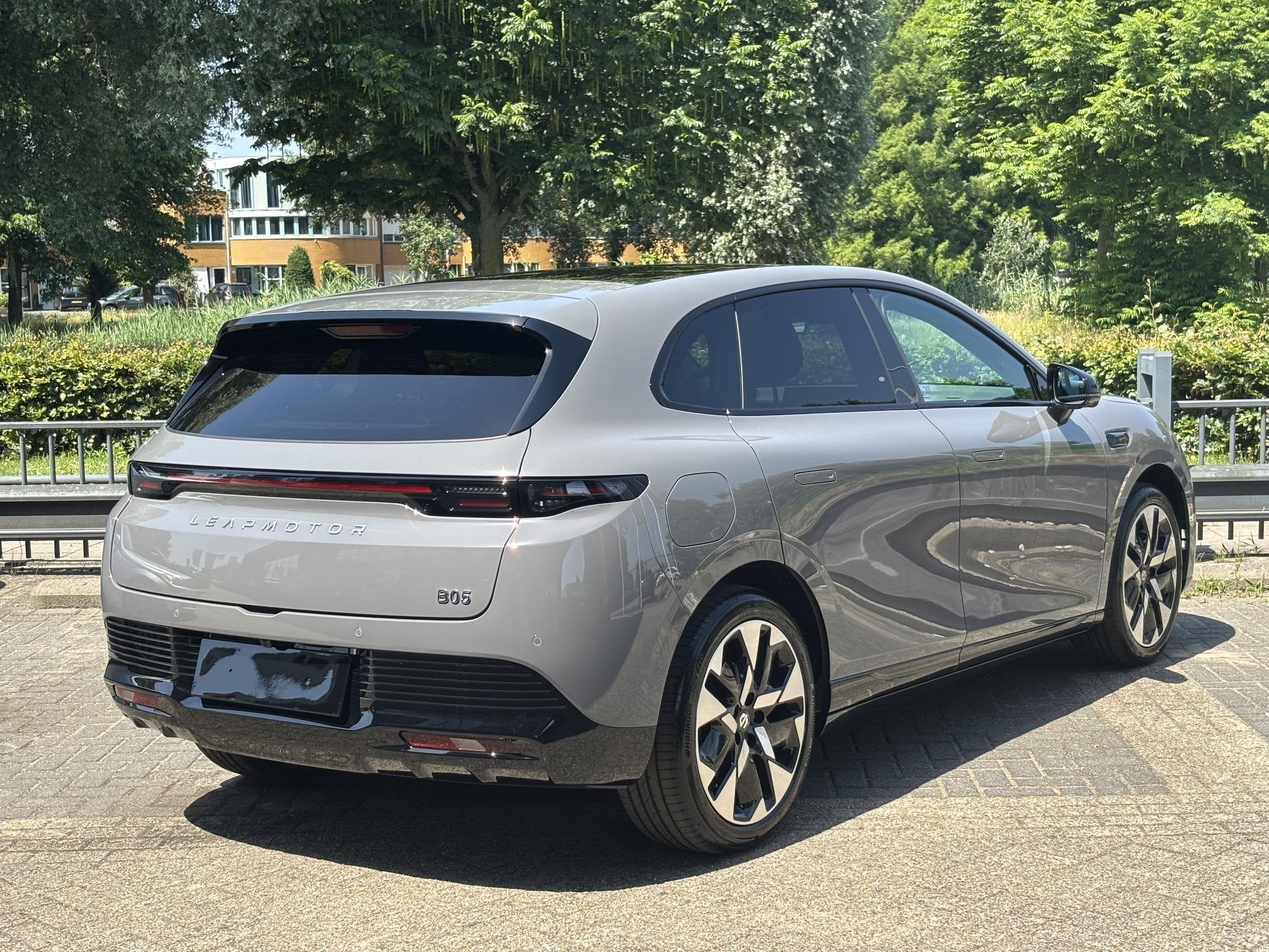 Leapmotor B05 ProMax Design 67.1 kWh | NIEUW BINNEN! | Tot 4, Auto's, 12 maanden, Achterwielaandrijving, Overige modellen, Nieuw