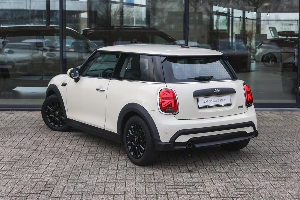 MINI Hatchback One Classic / Sportstoelen / LED / Airconditi, Gebruikt, Met garantie (alle), Leder en Stof, Bedrijf