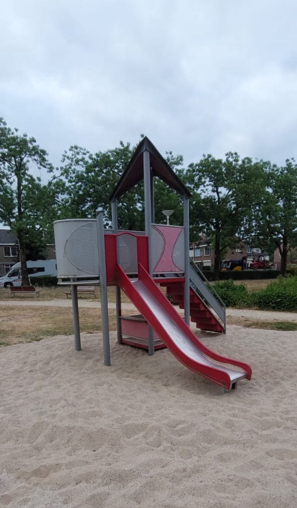 Speeltoestel met rvs glijbaan, Ophalen, Glijbaan