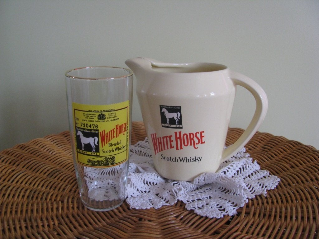 White Horse * kan # jug # pitcher + glas * Scotch Whisky, Ophalen of Verzenden, Zo goed als nieuw, Gebruiksvoorwerp