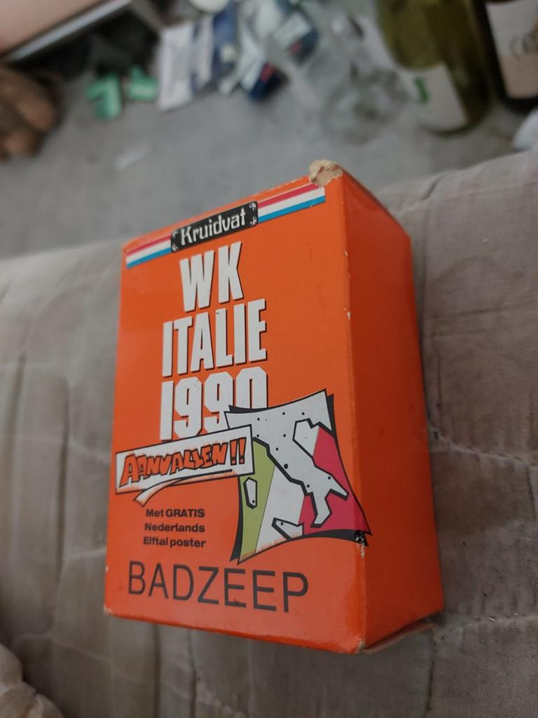 Kruidvat WK Italië 1990 Badzeep met poster, Ophalen of Verzenden