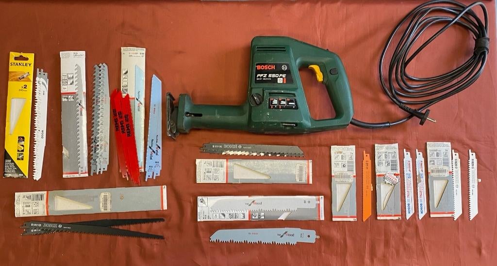 Reciprozaag Bosch PFZ 550 PE met alle 28-30 zaagbladen 120,-, Ophalen, Gebruikt, Afkortzaag, 30 tot 70 mm
