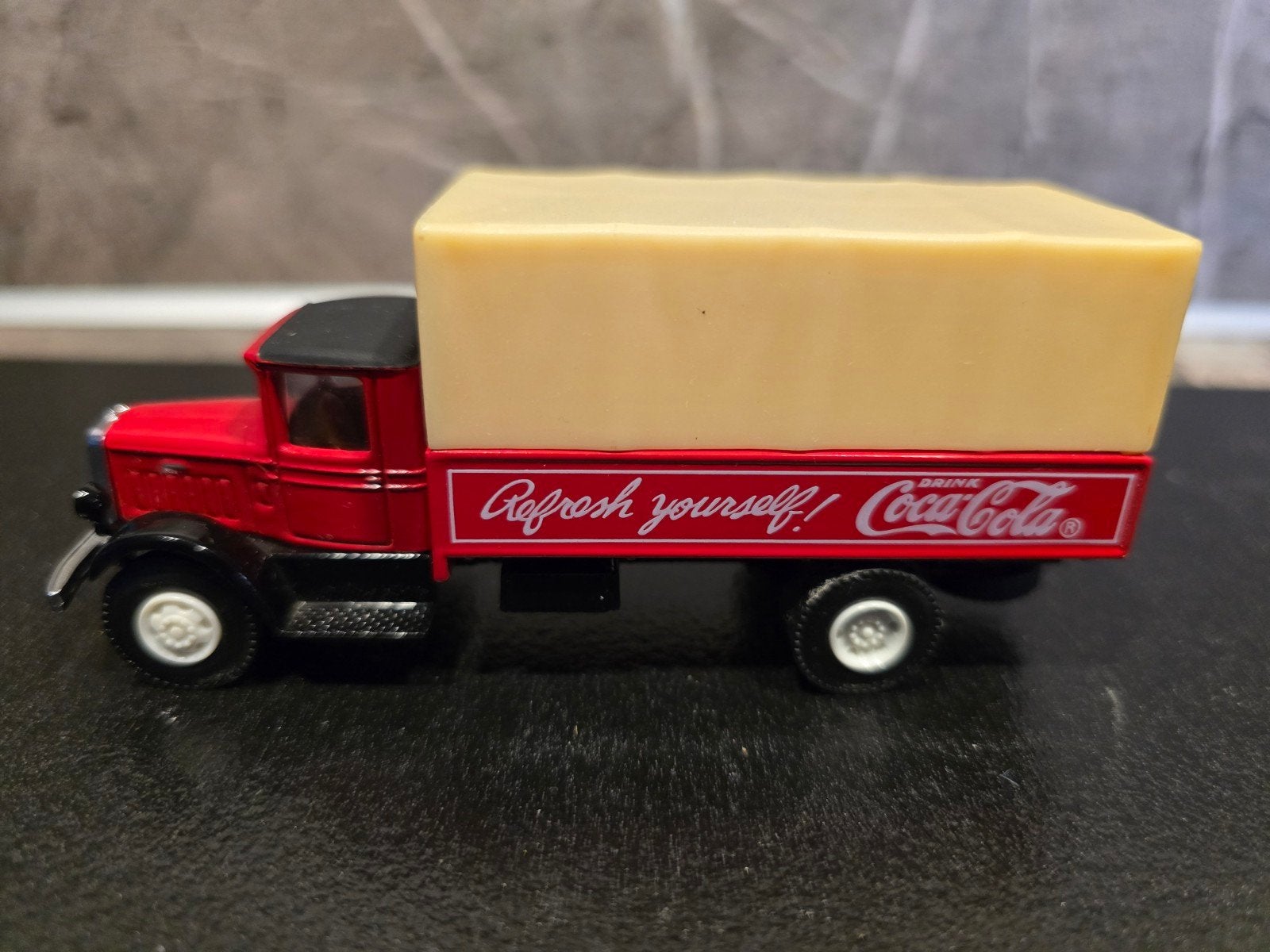 Coca-Cola Modelauto - Vintage Vrachtwagen, Ophalen of Verzenden, Zo goed als nieuw