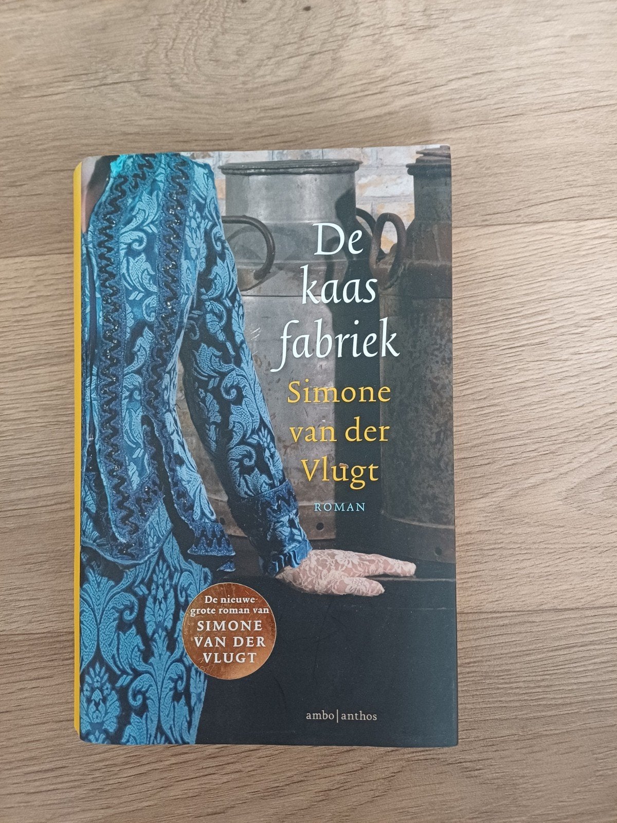 De Kaasfabriek - Simone van der Vlugt (Roman), Ophalen of Verzenden, Zo goed als nieuw, Simone van der Vlugt, Nederland