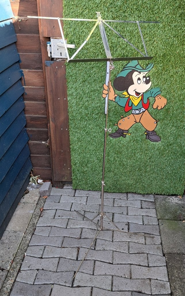 te koop ijzeren muziek boek houder140 cm hoog plato 43 x 22, Ophalen of Verzenden, Nieuw, Muziekstandaard, Klarinet