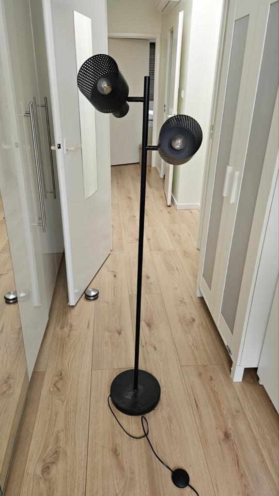 Zwarte staande lamp zgan., Huis en Inrichting, Ophalen, Zo goed als nieuw, Metaal, 150 tot 200 cm