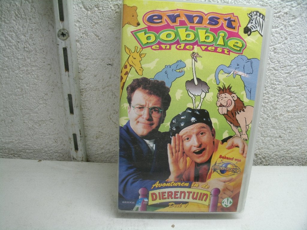 vhs 110a ernst bobbie dierentuin deel 1, Alle leeftijden, Ophalen of Verzenden, Zo goed als nieuw