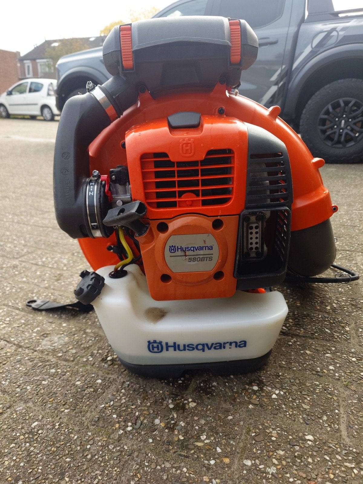 Husqvarna 580BTS Bladblazer - Zeer Functioneel, Tuin en Terras, Ophalen, Benzine, Gebruikt, Ruggedragen