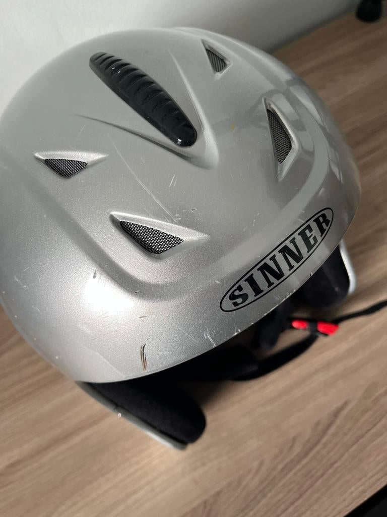 Sinner skihelm - Zilverkleurig XXS/M, Overige merken, Overige typen, Ophalen of Verzenden, Zo goed als nieuw