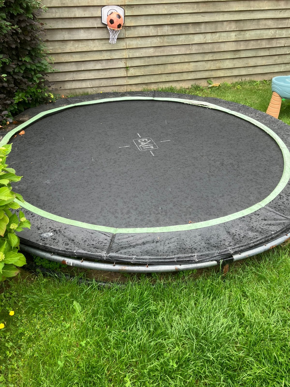 Gratis inground trampoline , werkt nog prima, Ophalen, Gebruikt