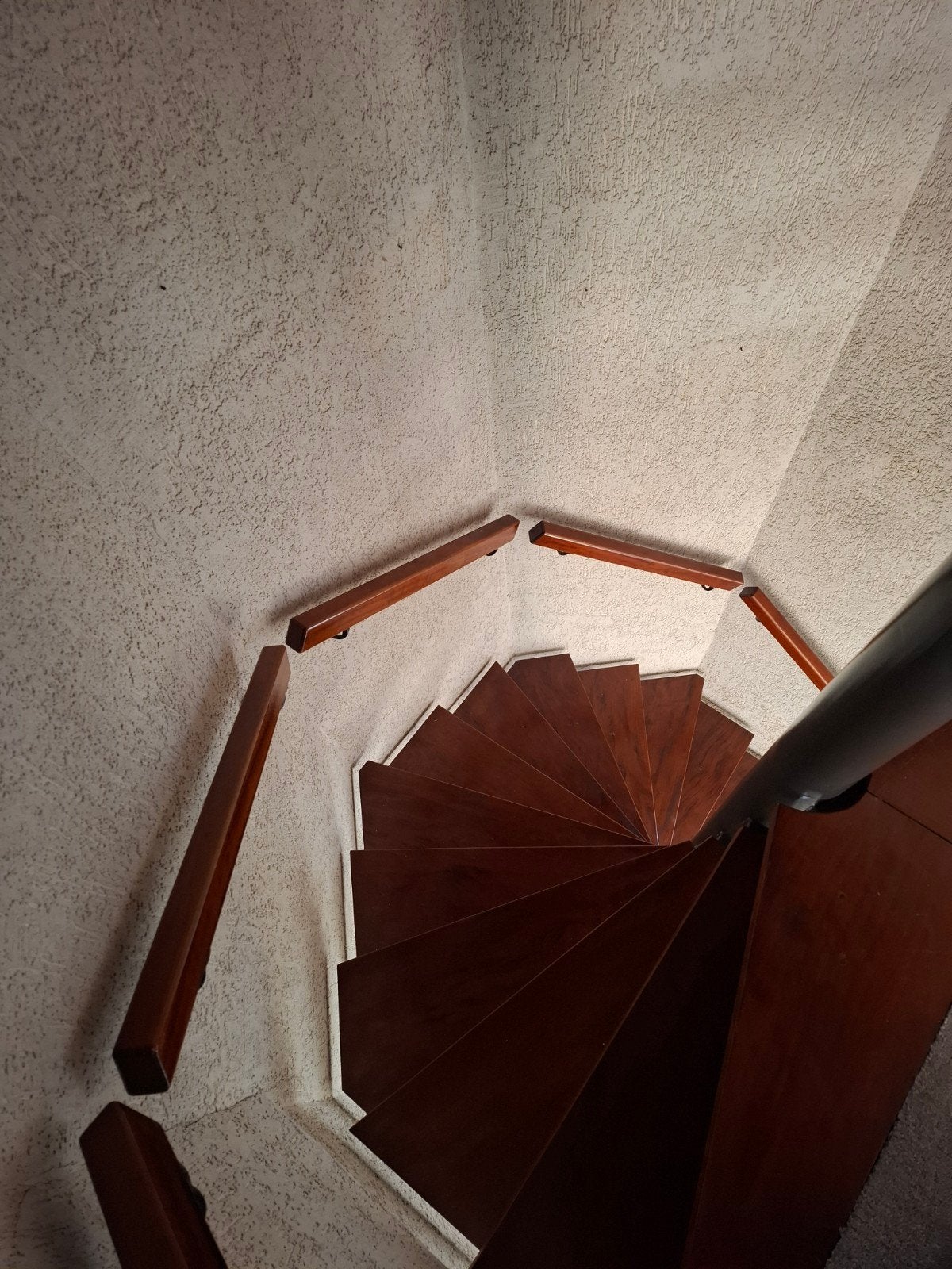 2 wenteltrappen (spiltrappen) - zelf demonteren, Ophalen, Gebruikt, Trap, 2 tot 4 meter