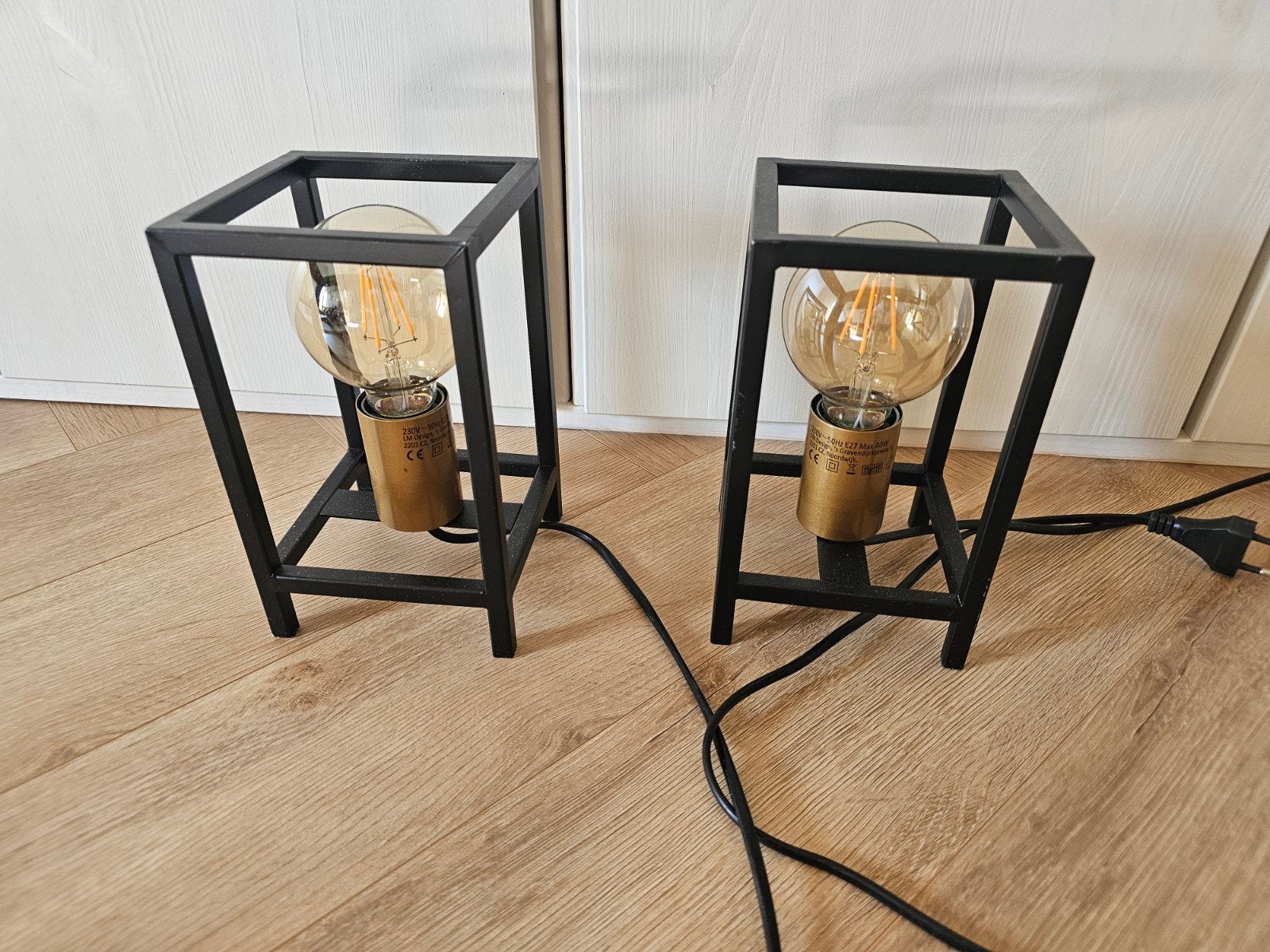 Set van 2 industriële tafellampen met Edison lampen, Zwart, Metaal, Industrieel, E27 (groot)