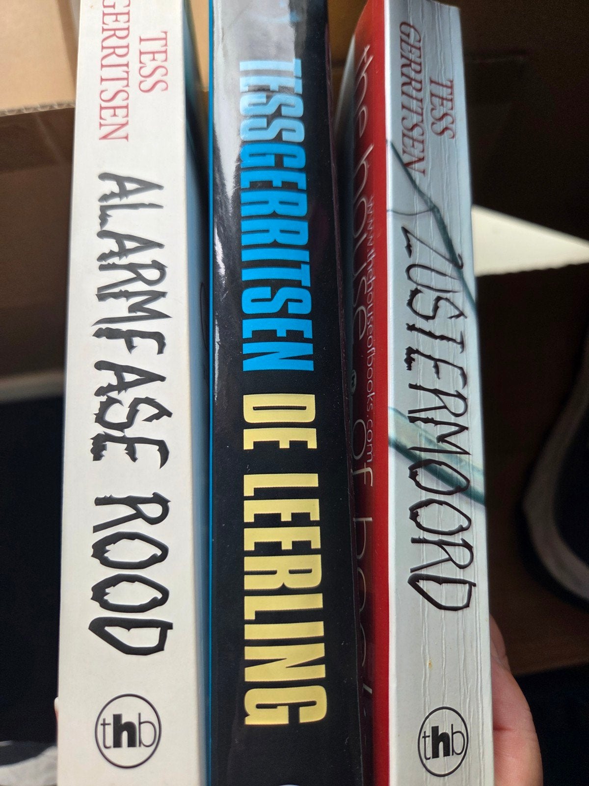 Tess Gerritsen:Alarmfase Rood, De Leerling, zustermoo, Ophalen of Verzenden, Gelezen, Tess Gerritsen, Nederland