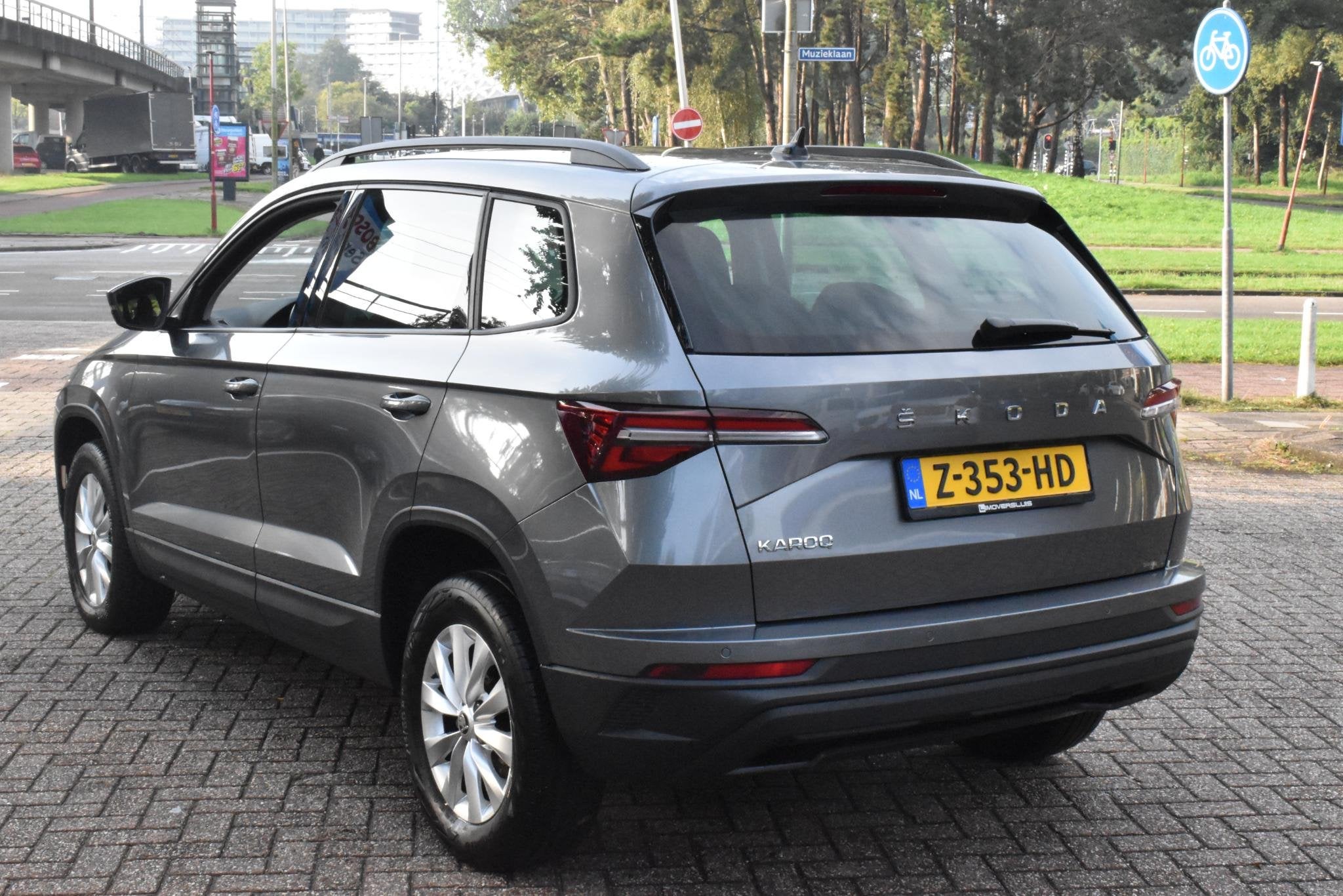 Skoda Karoq 1.5 TSI ACT Business Edition Automaat | 100% Ond, Auto's, Stof, 4 cilinders, 1317 kg, Karoq