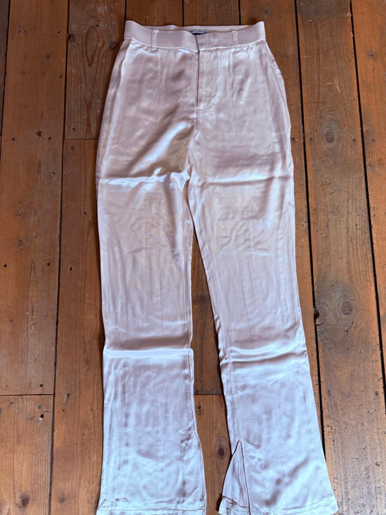 Zara glans broek maat XS, Kleding | Dames, Broeken en Pantalons, Beige, Ophalen of Verzenden, Zo goed als nieuw, Maat 34 (XS) of kleiner