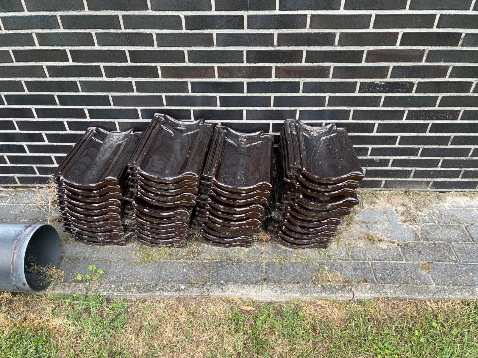 Bruin geglazuurde dakpannen, Doe-het-zelf en Verbouw, Dakpannen en Dakbedekking, Ophalen, Steen of Klei, Zo goed als nieuw, 15 m² of meer