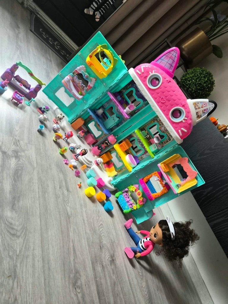 Gabby’s Dollhouse Purrfect poppenhuis + veel accessoires, Ophalen of Verzenden, Gebruikt, Poppenhuis